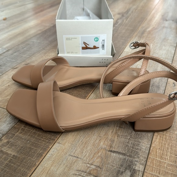 Women’s sandals - Picture 3 of 4